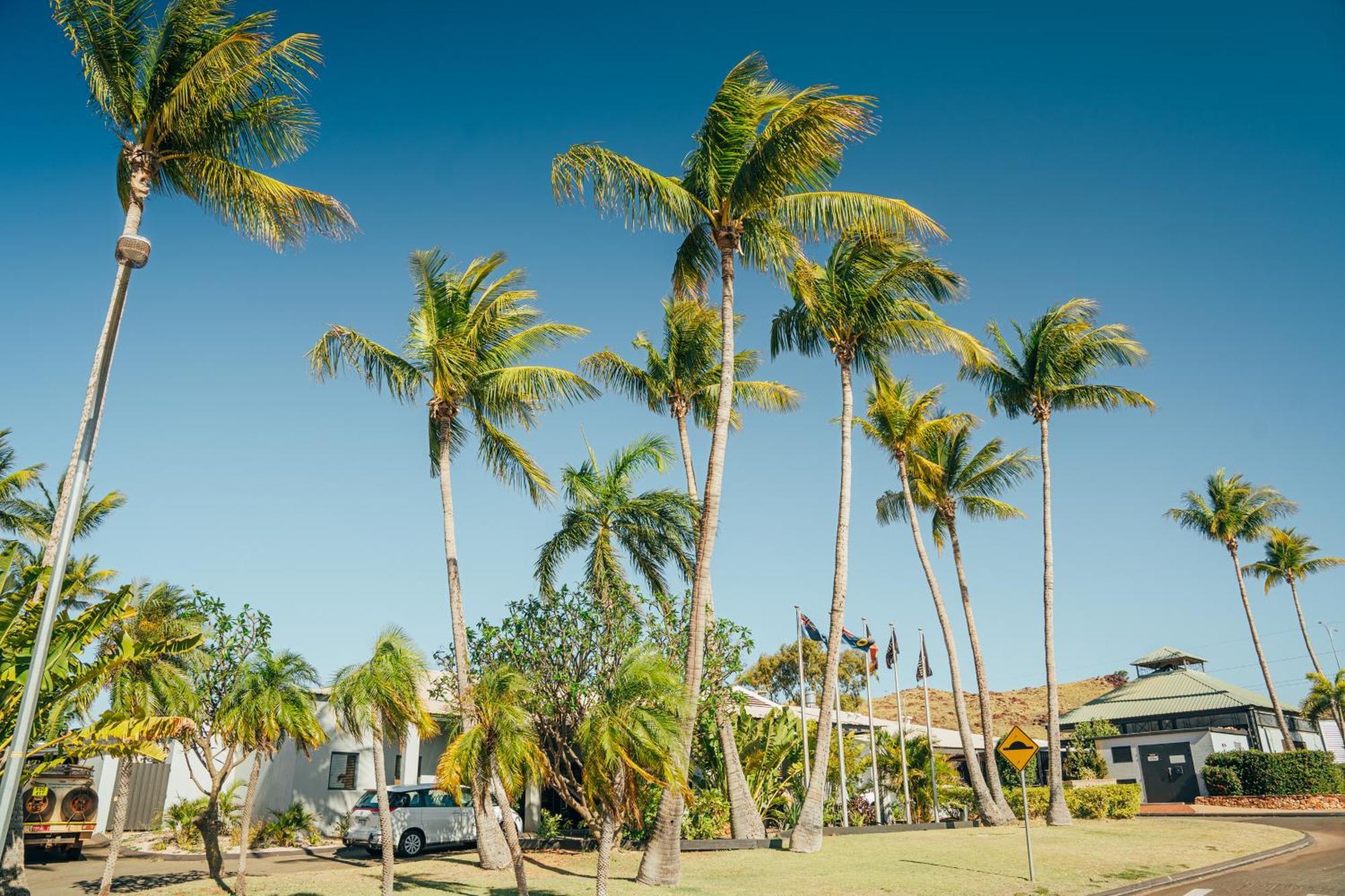 Karratha International Hotel Bagian luar foto